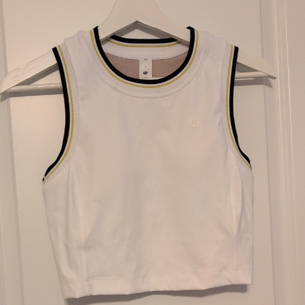 NWOT lululemon athletica Womens White Crop Top Bra w/ Navy And Neon Green Trim